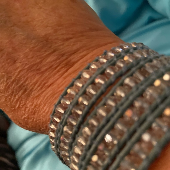 Victoria Emerson 5 wrap beautiful shade of blue with clear beads. - Picture 4 of 4